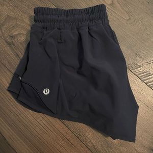 Lululemon hottie hot